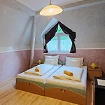 Garden Szallashely *