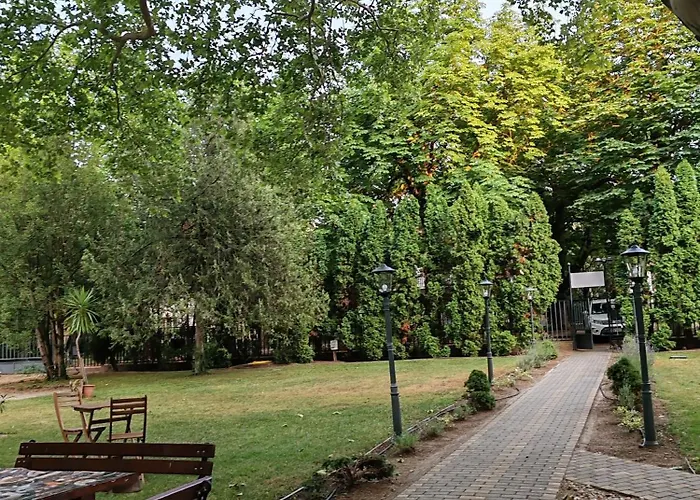 홈스테이 Garden Szallashely Balatonszárszó