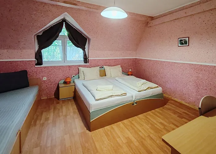 Garden Szallashely 홈스테이 Balatonszárszó